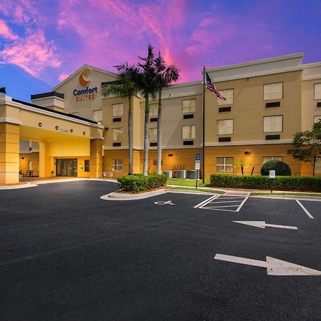 Comfort Suites Vero Beach I-95 Buitenkant foto