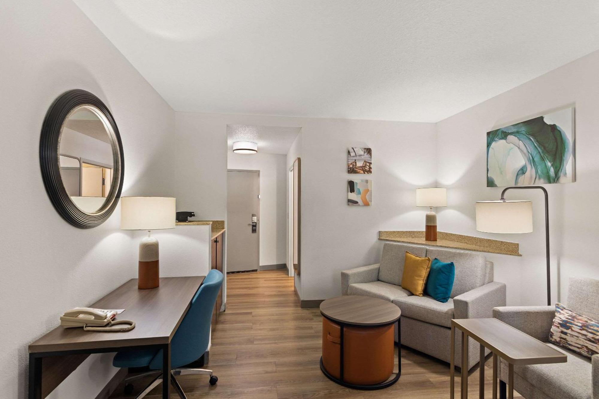 Comfort Suites Vero Beach I-95 Buitenkant foto