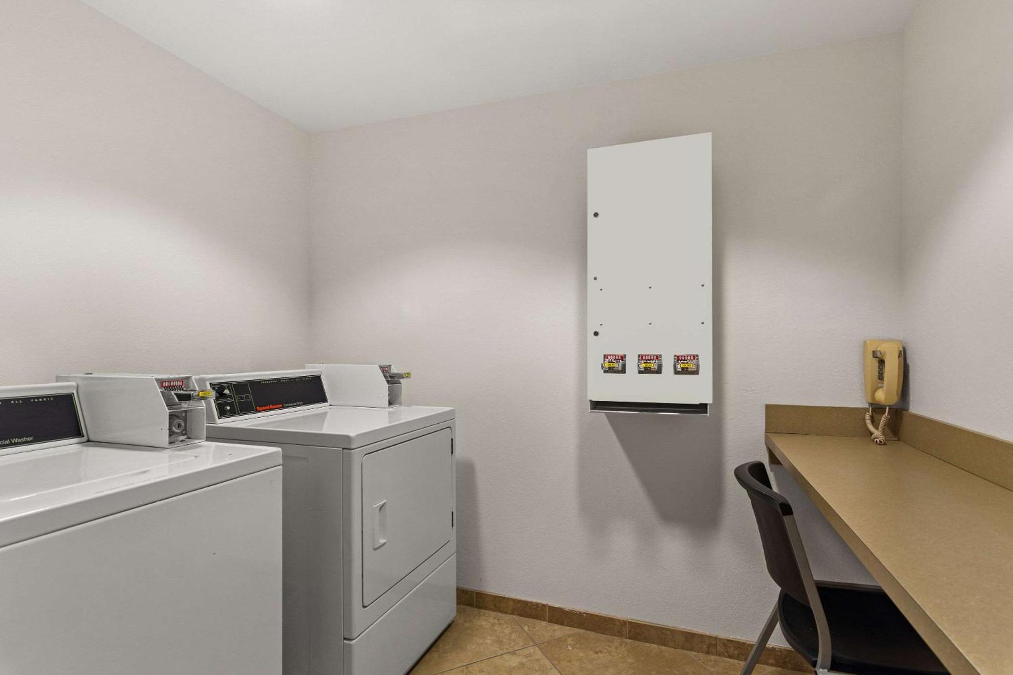 Comfort Suites Vero Beach I-95 Buitenkant foto