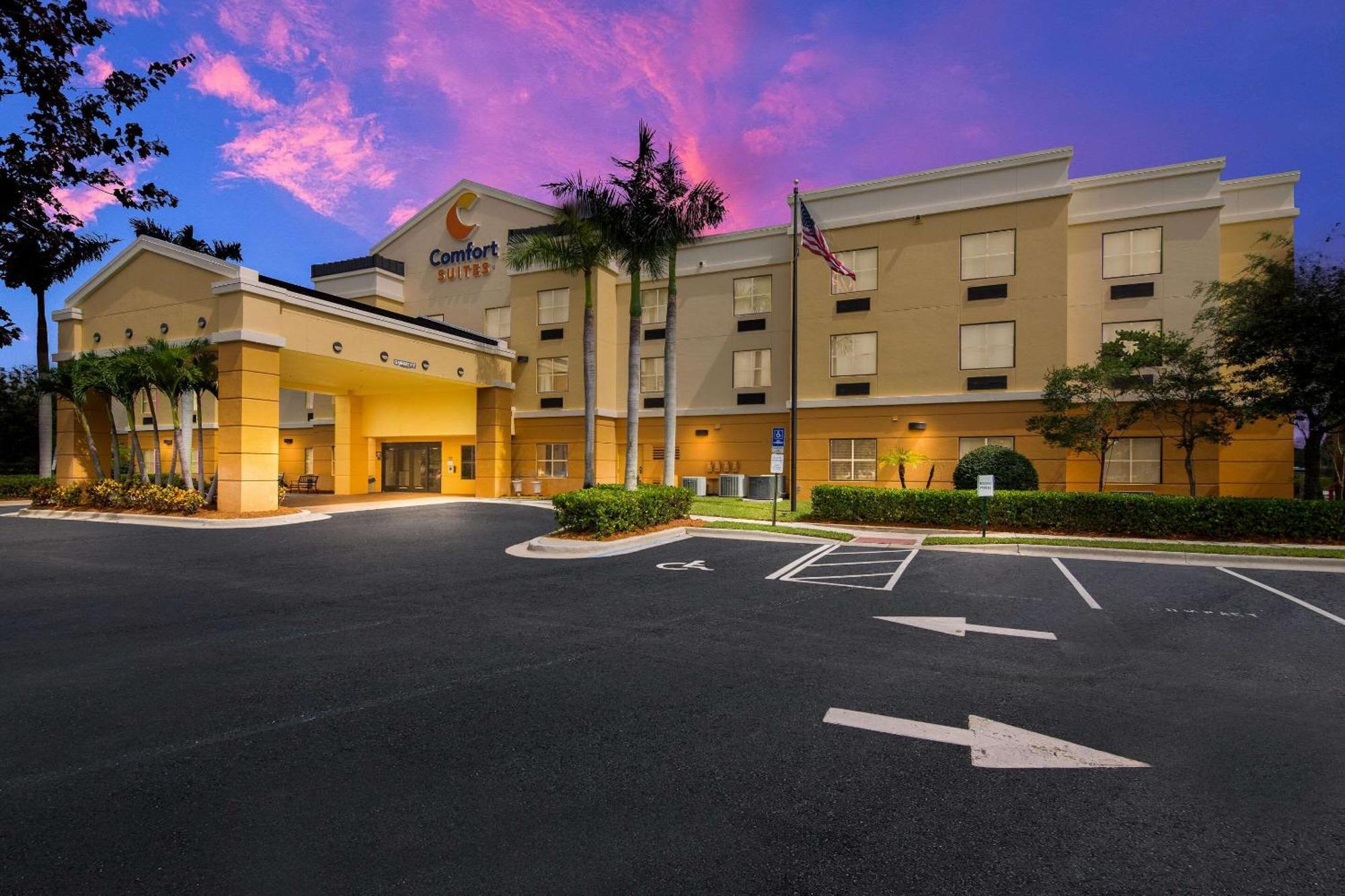 Comfort Suites Vero Beach I-95 Buitenkant foto