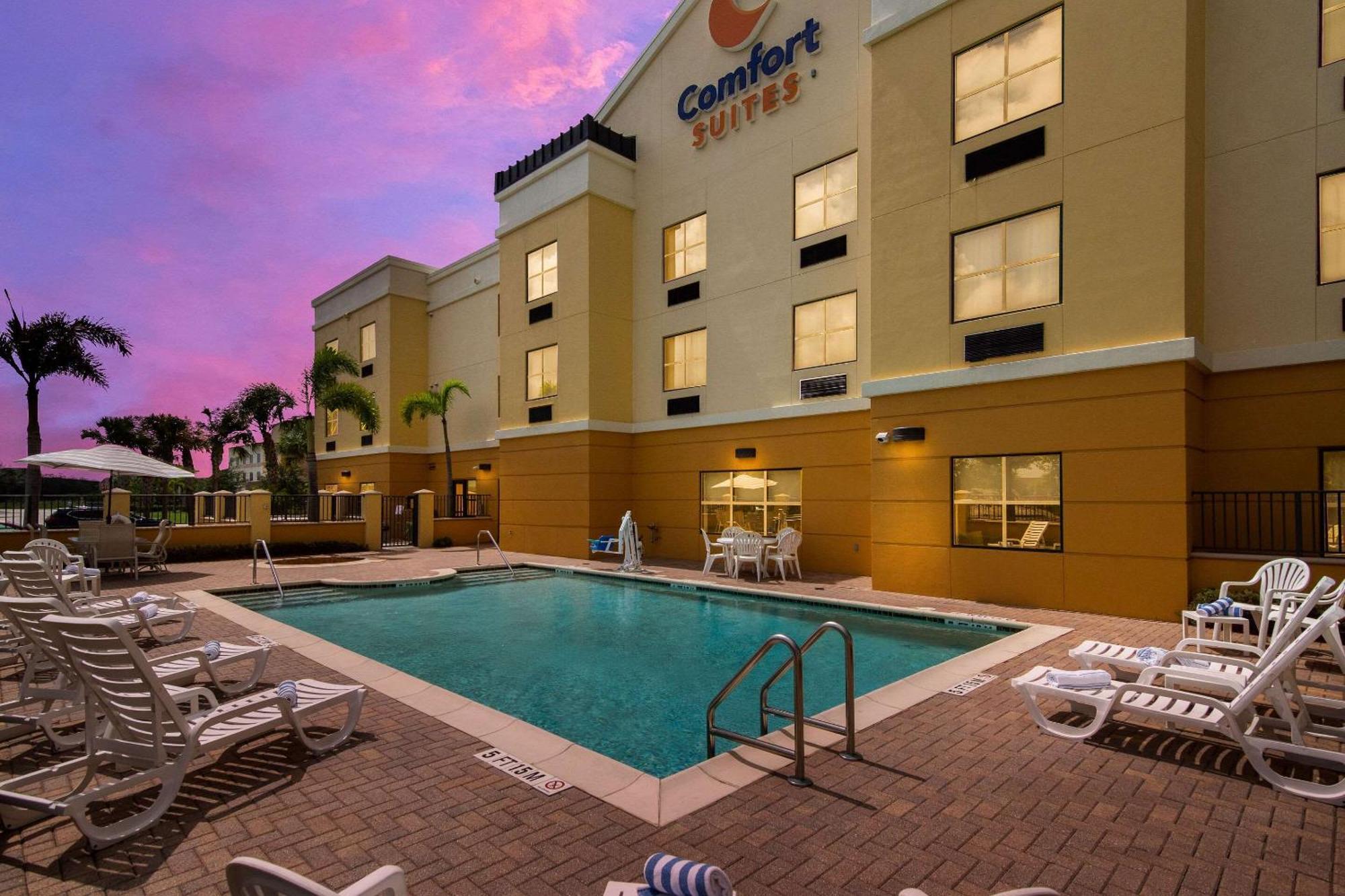 Comfort Suites Vero Beach I-95 Buitenkant foto