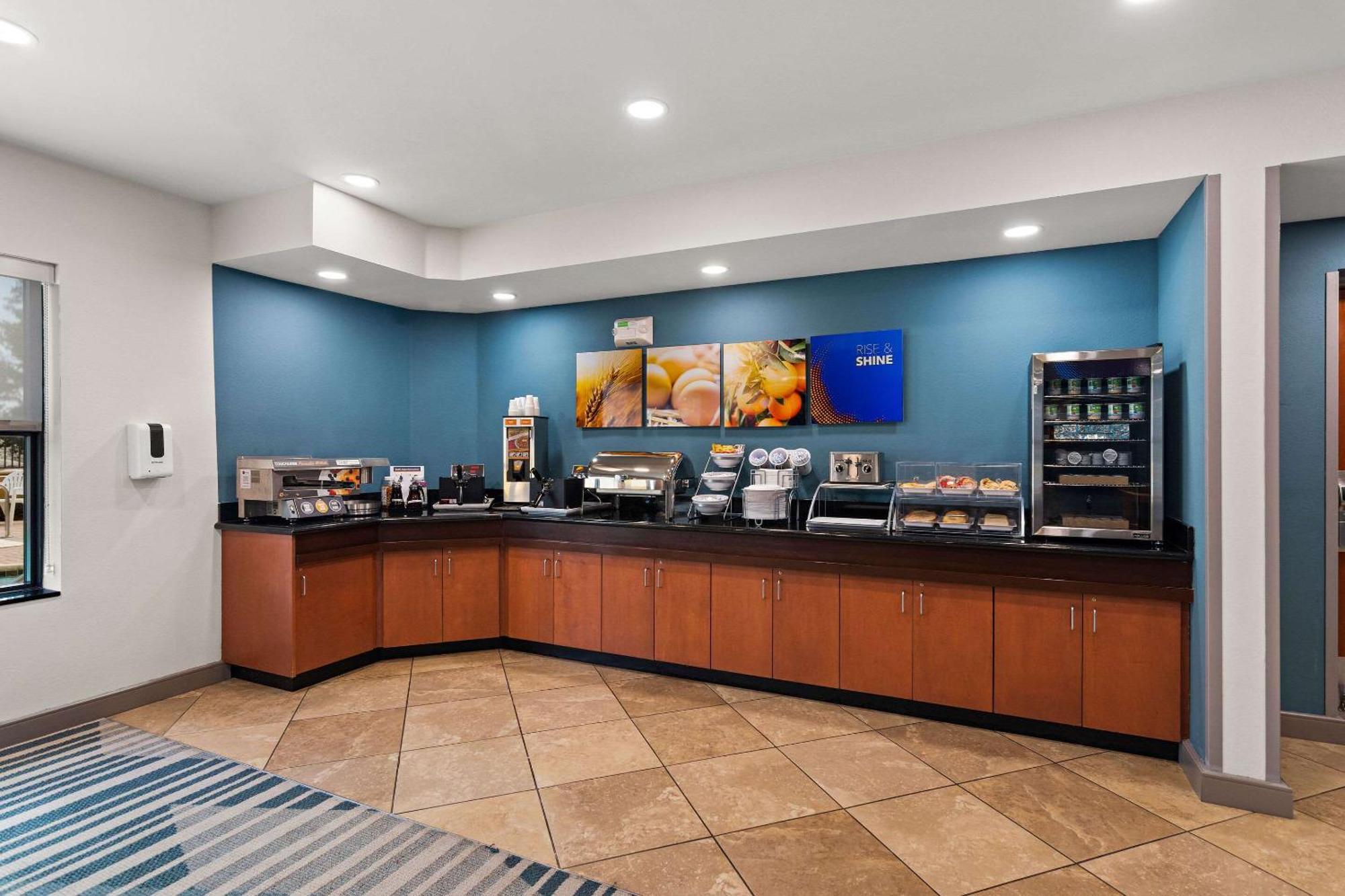 Comfort Suites Vero Beach I-95 Buitenkant foto