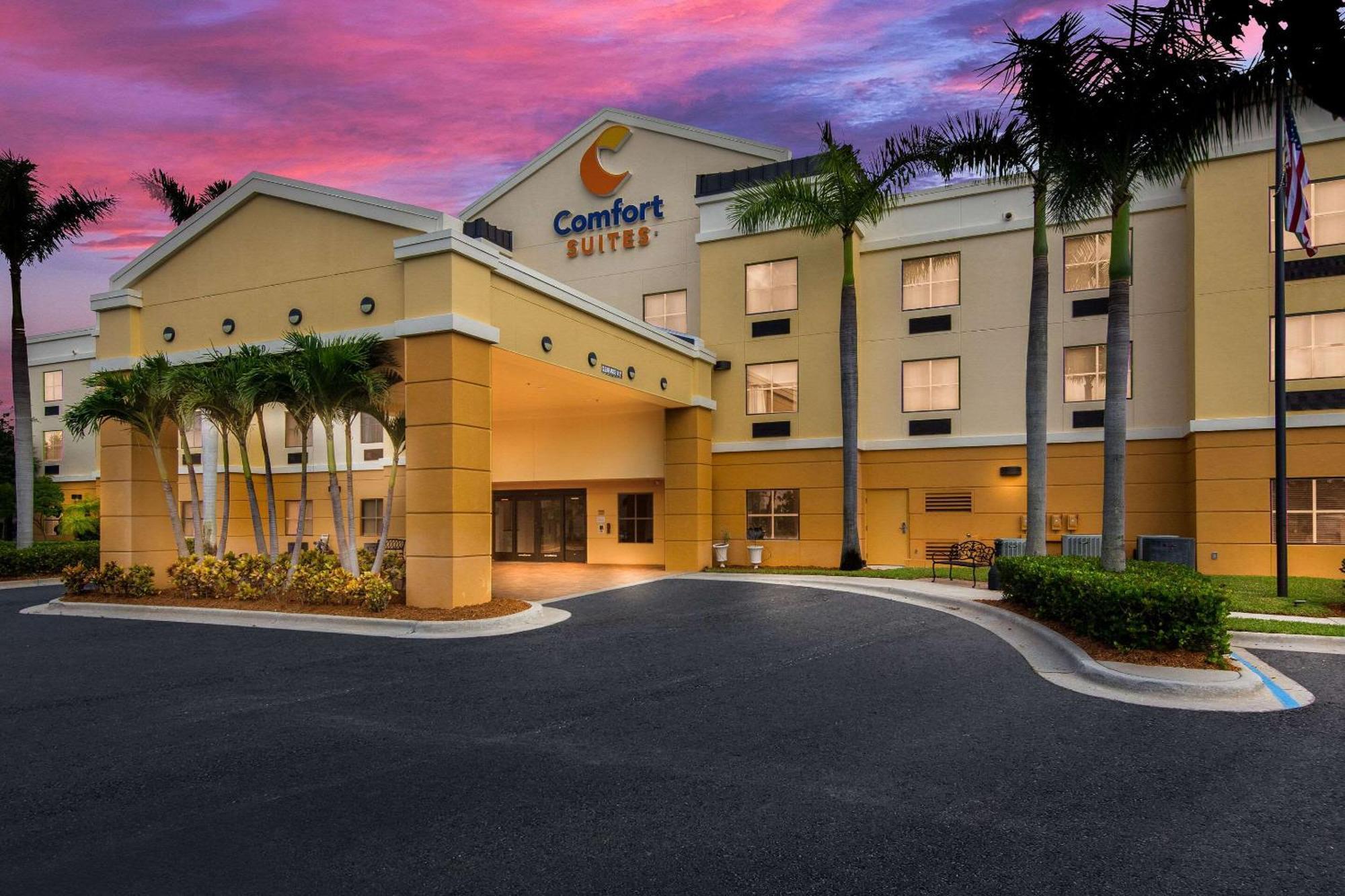 Comfort Suites Vero Beach I-95 Buitenkant foto