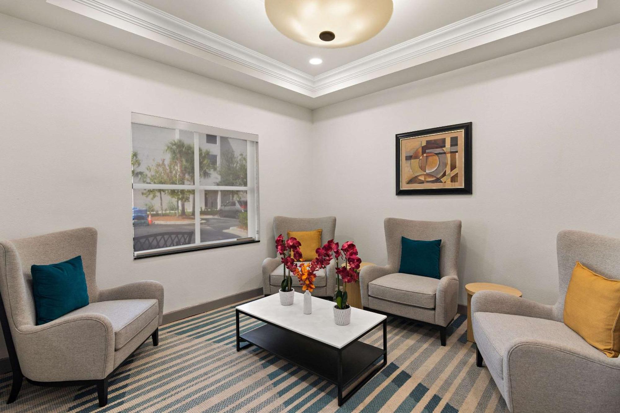 Comfort Suites Vero Beach I-95 Buitenkant foto
