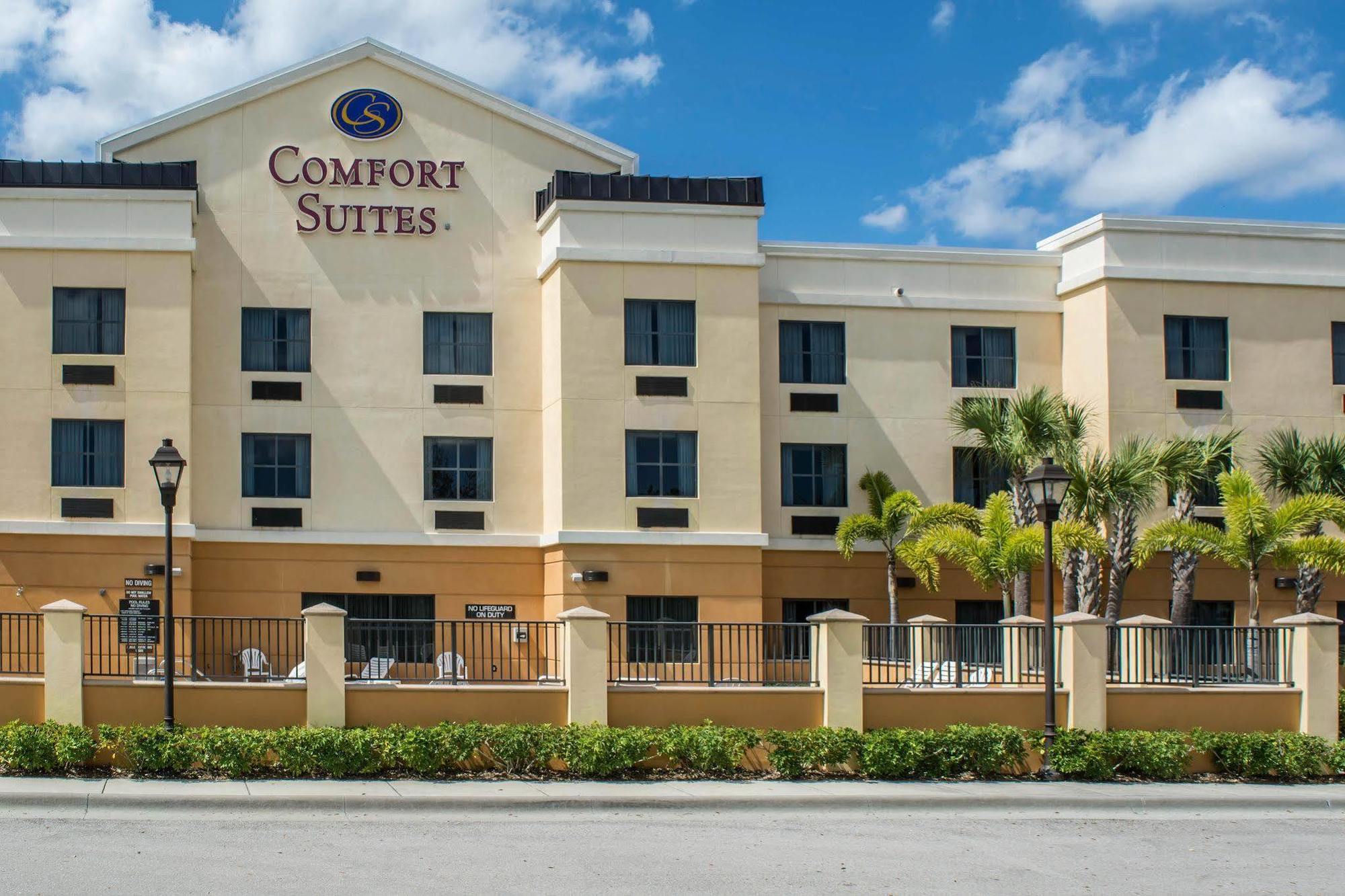 Comfort Suites Vero Beach I-95 Buitenkant foto