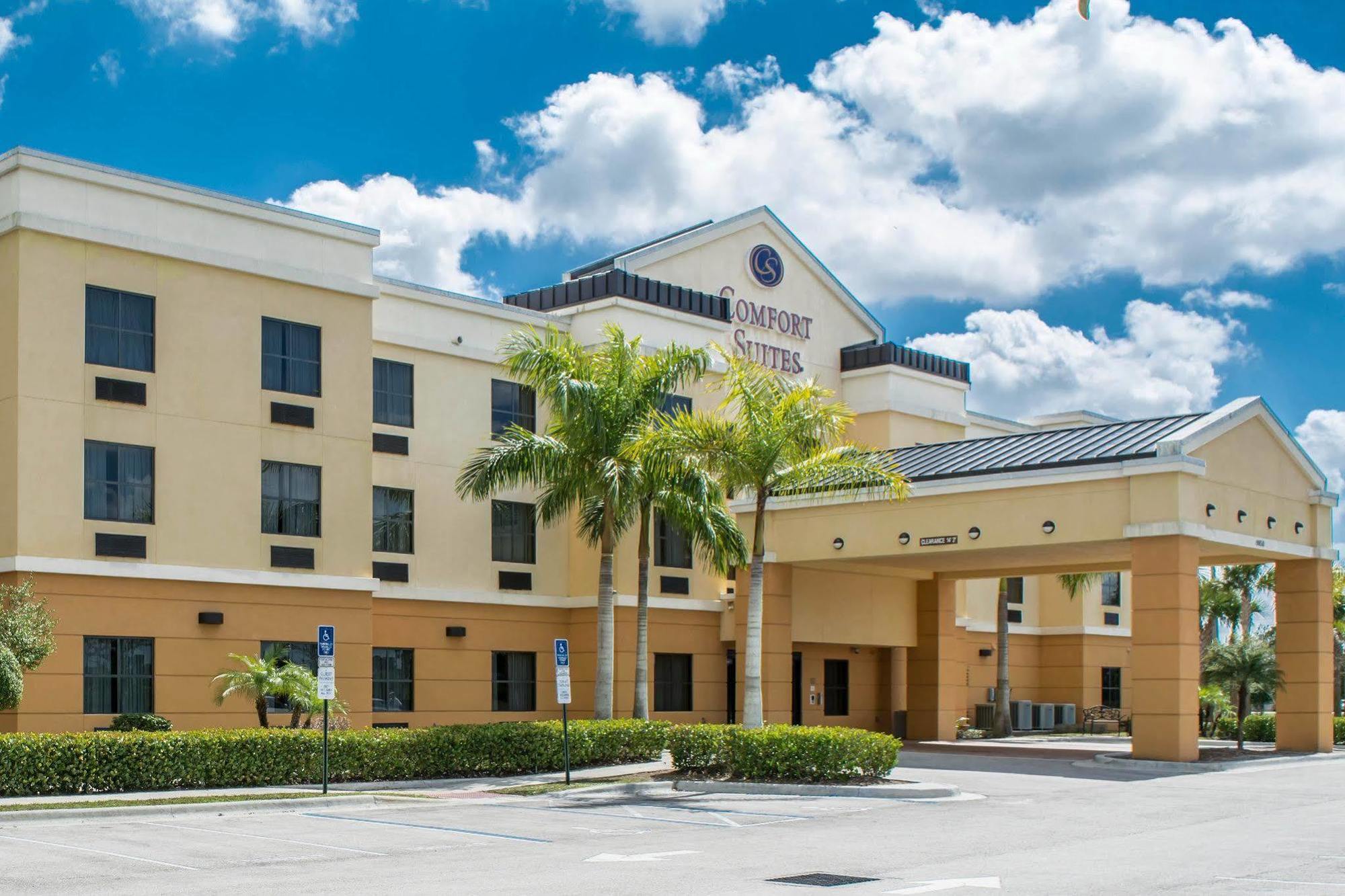 Comfort Suites Vero Beach I-95 Buitenkant foto